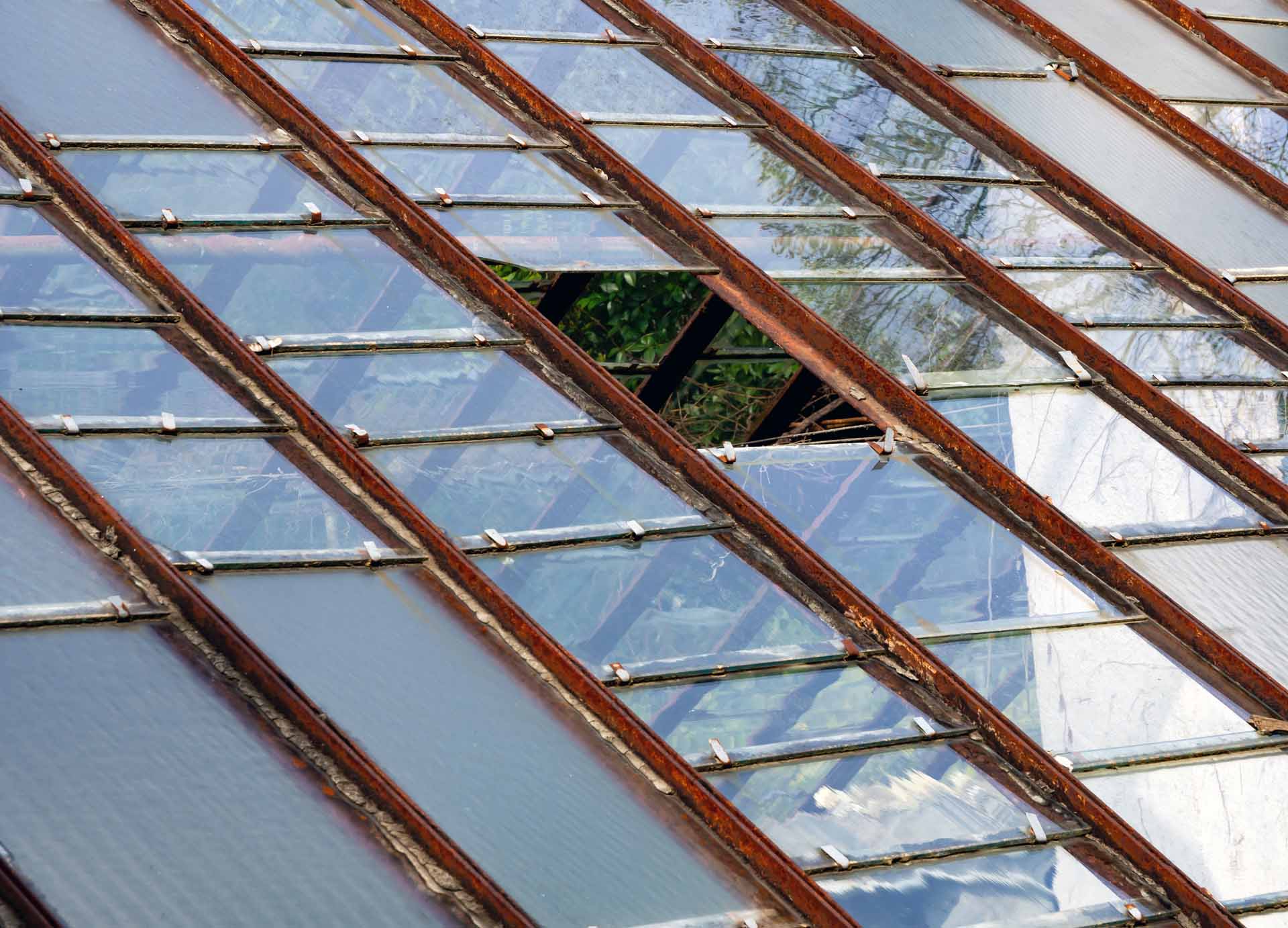 Glasdach erneuern und mit moderner Verglasung nachhaltig modernisieren